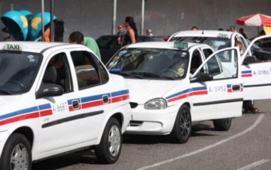 Táxis poderão cobrar bandeira 2 durante o mês de dezembro