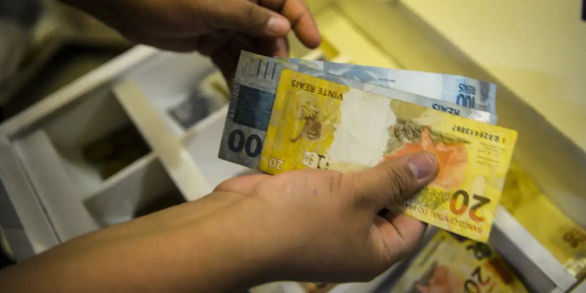 Endividamento atinge 76,6% das famílias brasileiras, mostra CNC