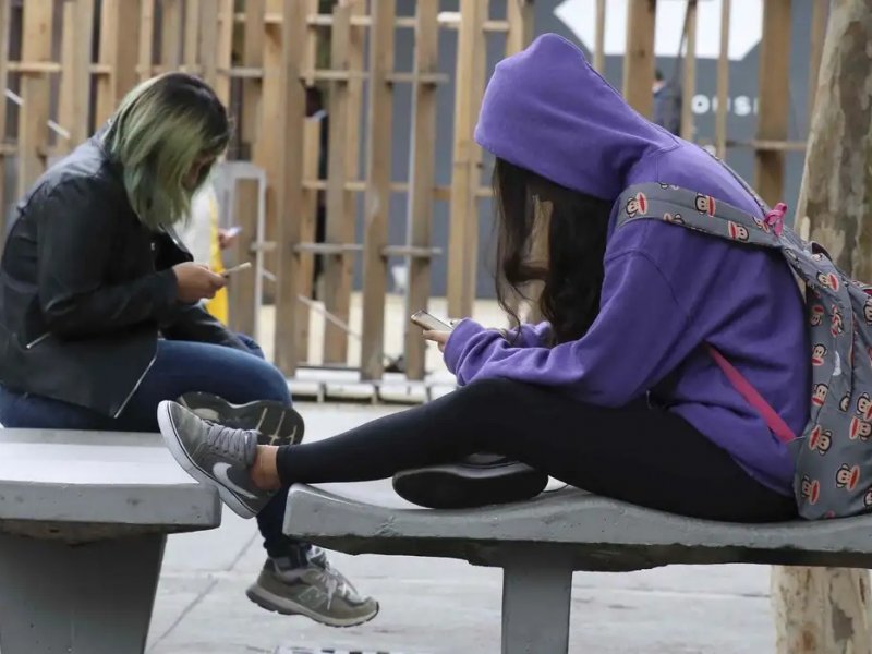Uso excessivo de dispositivo digital afeta desempenho de alunos