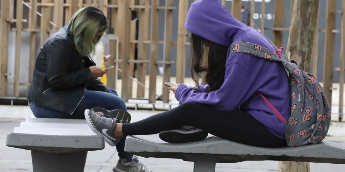 Uso excessivo de dispositivo digital afeta desempenho de alunos