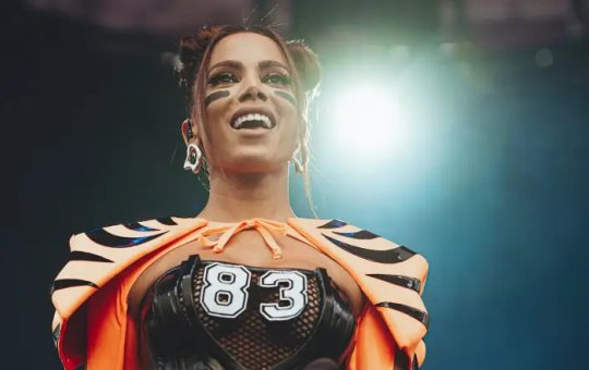 Anitta divulga Solange Almeida e Dilsinho como atrações do “Ensaios da Anitta”