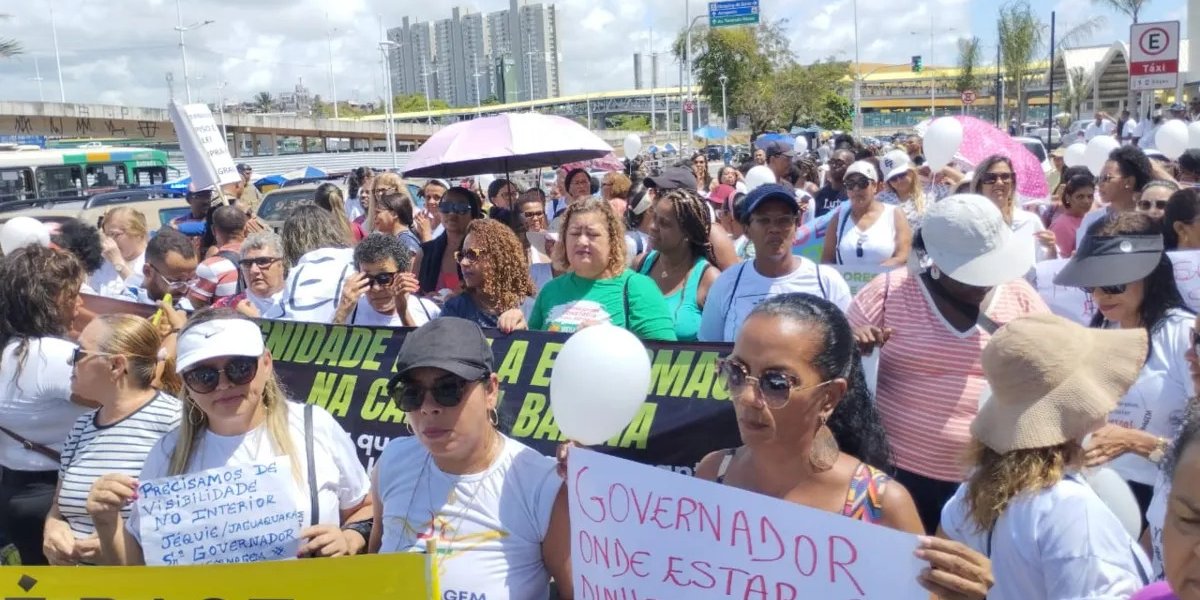 Profissionais da enfermagem fazem manifestação em Salvador