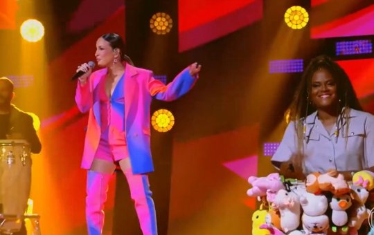 Após performance no The Voice Brasil, Claudia Leitte é ridicularizada na web