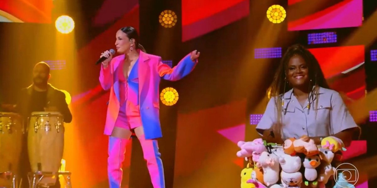 Após performance no The Voice Brasil, Claudia Leitte é ridicularizada na web