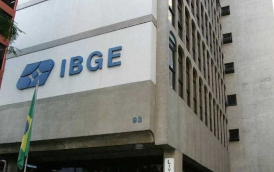 IBGE aponta que homens brancos ganham mais que mulheres negras em Salvador