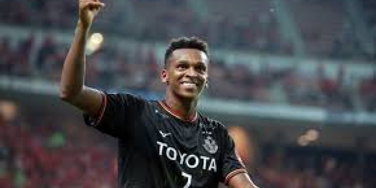 Jô quebra silêncio após irmã acusar jogador de cortar pensão dos pais