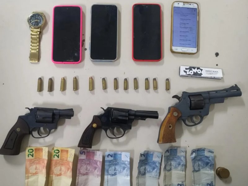  Rondesp Nordeste prende cinco suspeitos e apreende armas