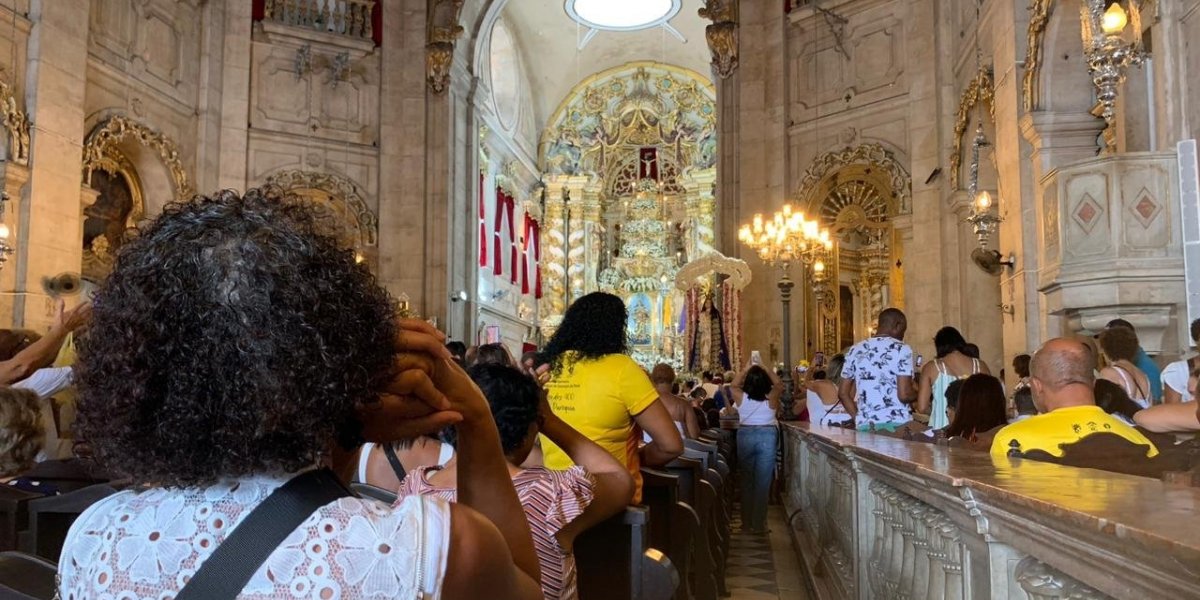 FOTOS: fiéis se reúnem para celebrar Nossa Senhora da Conceição da Praia