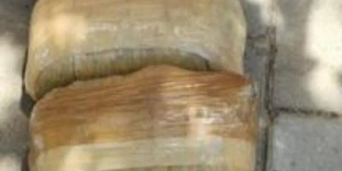 Dupla suspeita de tráfico de drogas é presa pela PM na Av. Vasco da Gama