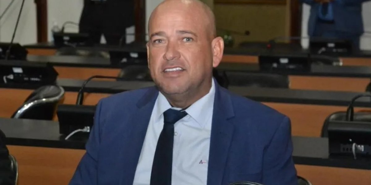 Esposa e filho do deputado Binho Galinha estão entre presos em operação da PF