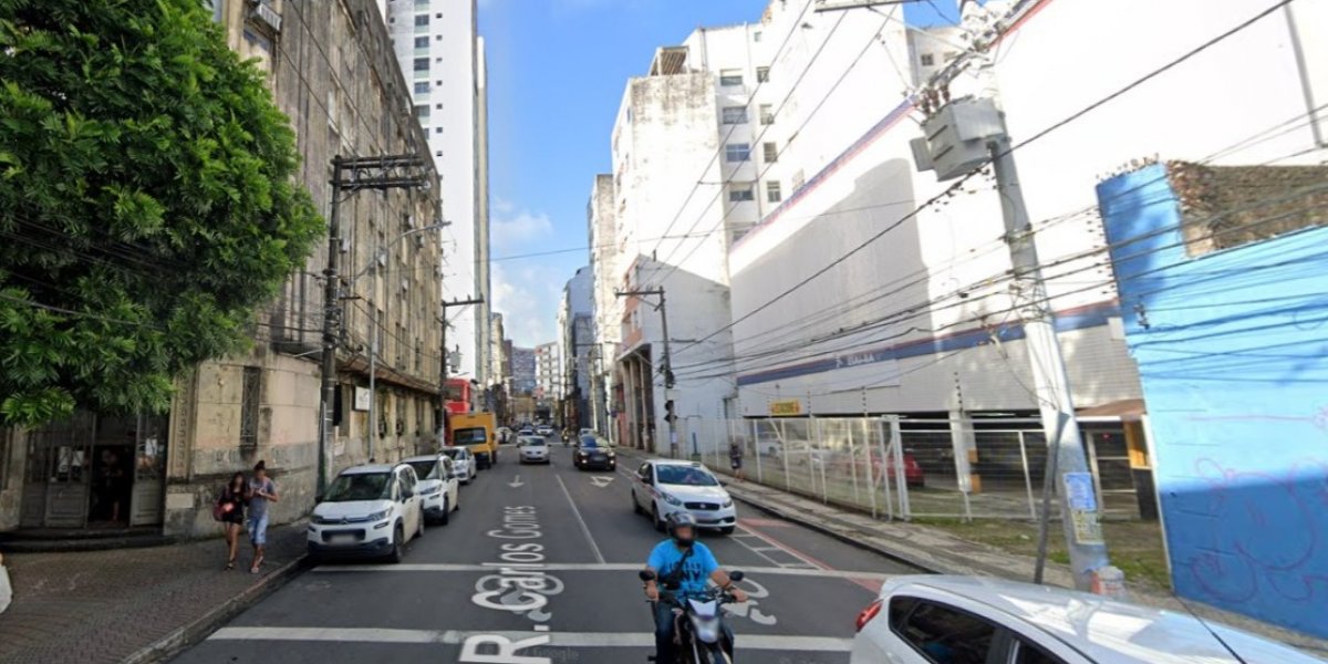 Homem suspeito de cometer assalto é preso momentos depois na Carlos Gomes