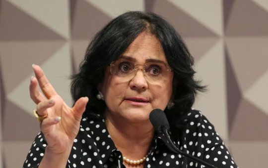 Damares recebe alta hospitalar após dois dias internada