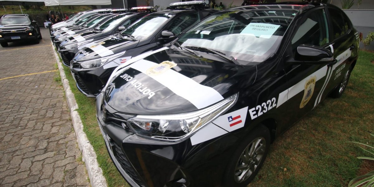 Governo entrega viaturas semi-blindadas e escudos balísticos para Polícia Civil