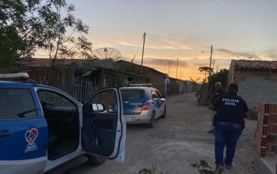 Filho do vice da cidade de Xique-Xique é preso com armas e carro roubado