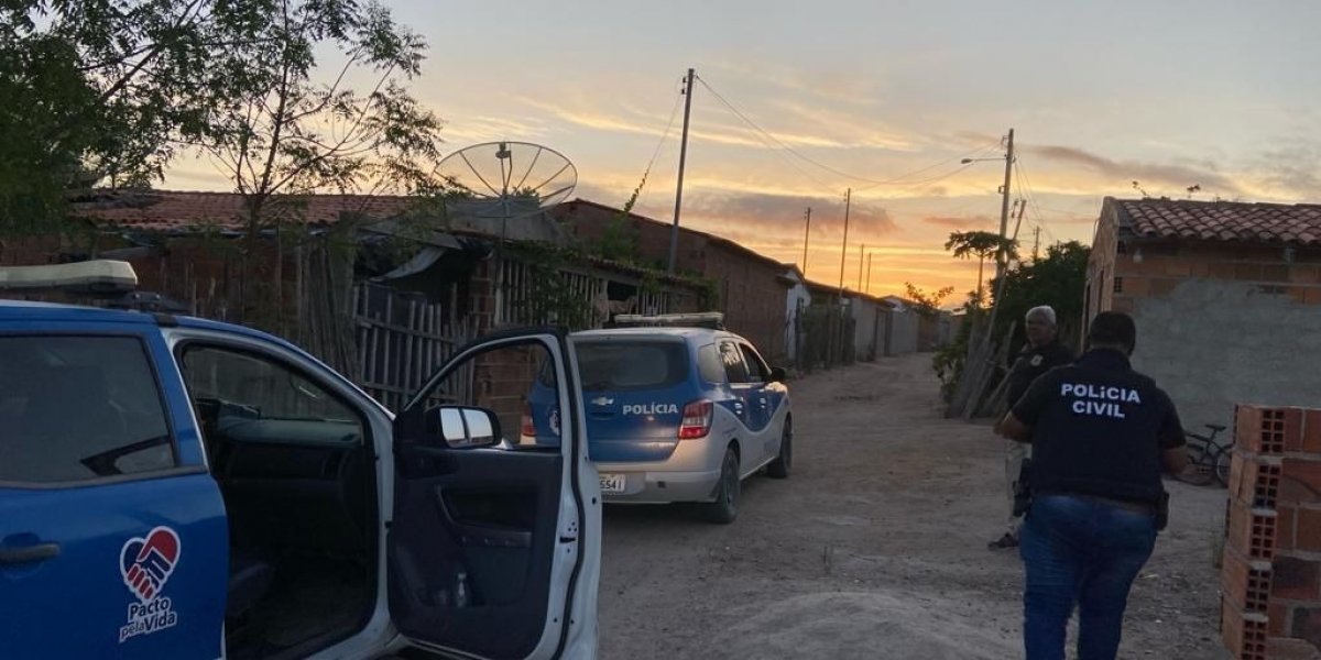 Filho do vice da cidade de Xique-Xique é preso com armas e carro roubado