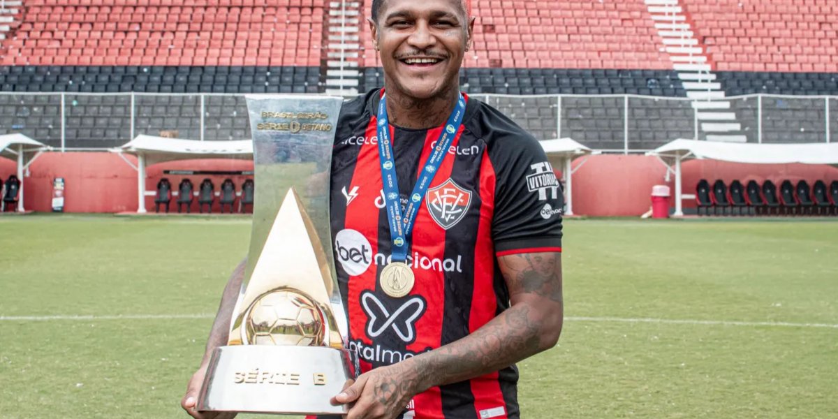 Rodrigo Andrade renova com o Vitória até o fim de 2024