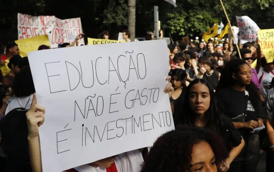 MEC pede 2,4 mil horas de formação básica no ensino médio