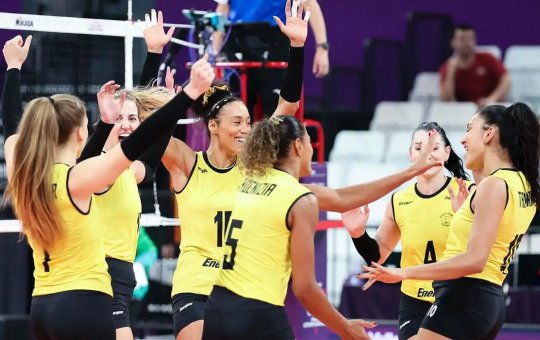 Vôlei: Praia vence na estreia e vai às semifinais do Mundial de Clubes