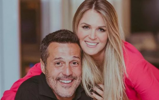 Júlio César traia a esposa com garota de programa marroquina