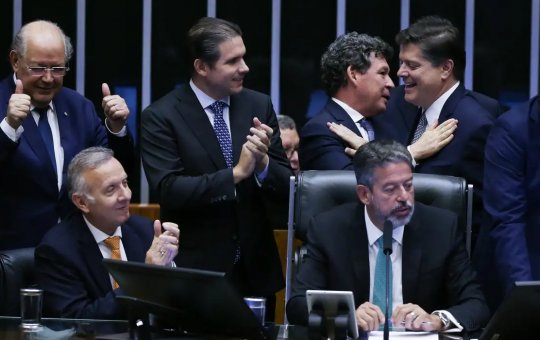 Câmara aprova reforma tributária em segundo turno