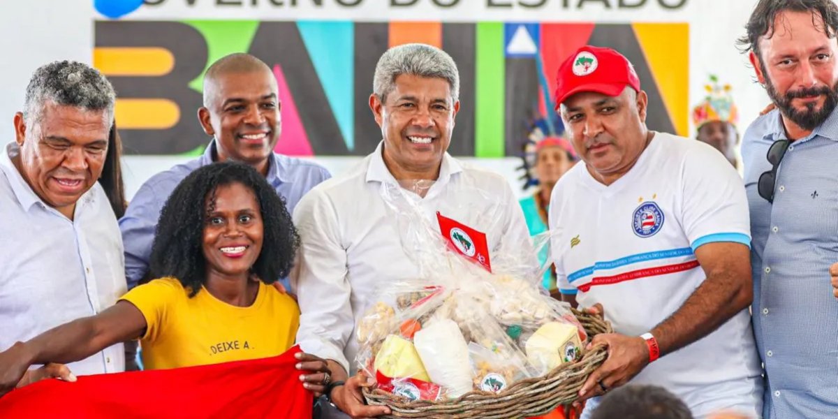 Jerônimo inaugura nova escola de tempo integral no município de Prado