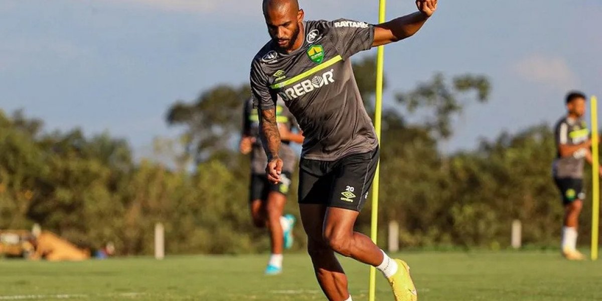 Mais um! Vitória acerta com lateral do Cuiabá
