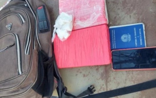 Passageiro de carro por aplicativo é apreendido com 2kg de cocaína no Retiro