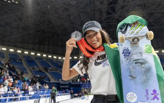 Rayssa Leal conquista prata no Mundial de skate street no Japão