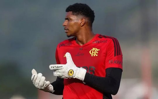 Vitória se interessa pelo goleiro Hugo Souza do Flamengo