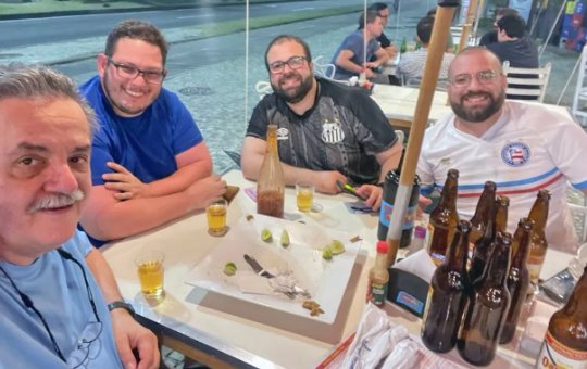 Médico sobrevivente no atentado no RJ diz que confundiu tiros com fogos