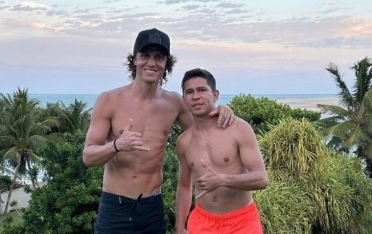 Osvaldo aparece com David Luiz e torcida do Vitória pede o zagueiro no Leão