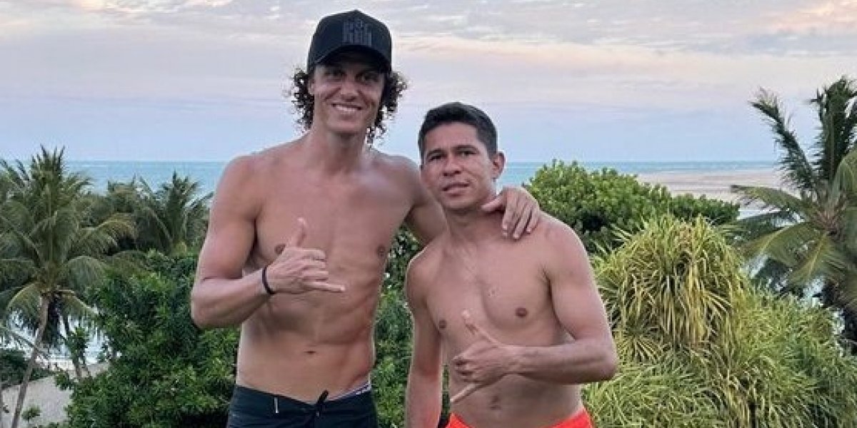 Osvaldo aparece com David Luiz e torcida do Vitória pede o zagueiro no Leão