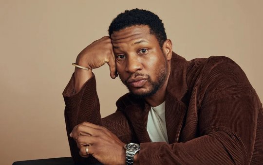 Ator da Marvel é condenado por agredir e assediar ex-namorada