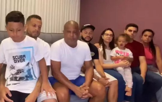 Após sequestro, ex-jogador Marcelinho Carioca publica vídeo ao lado da família