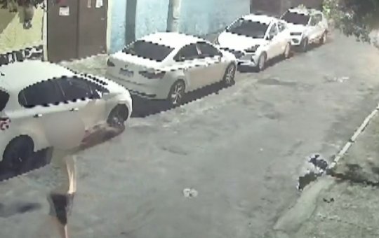 Motorista por aplicativo tem carro levado por bandidos em assalto na Boca do Rio