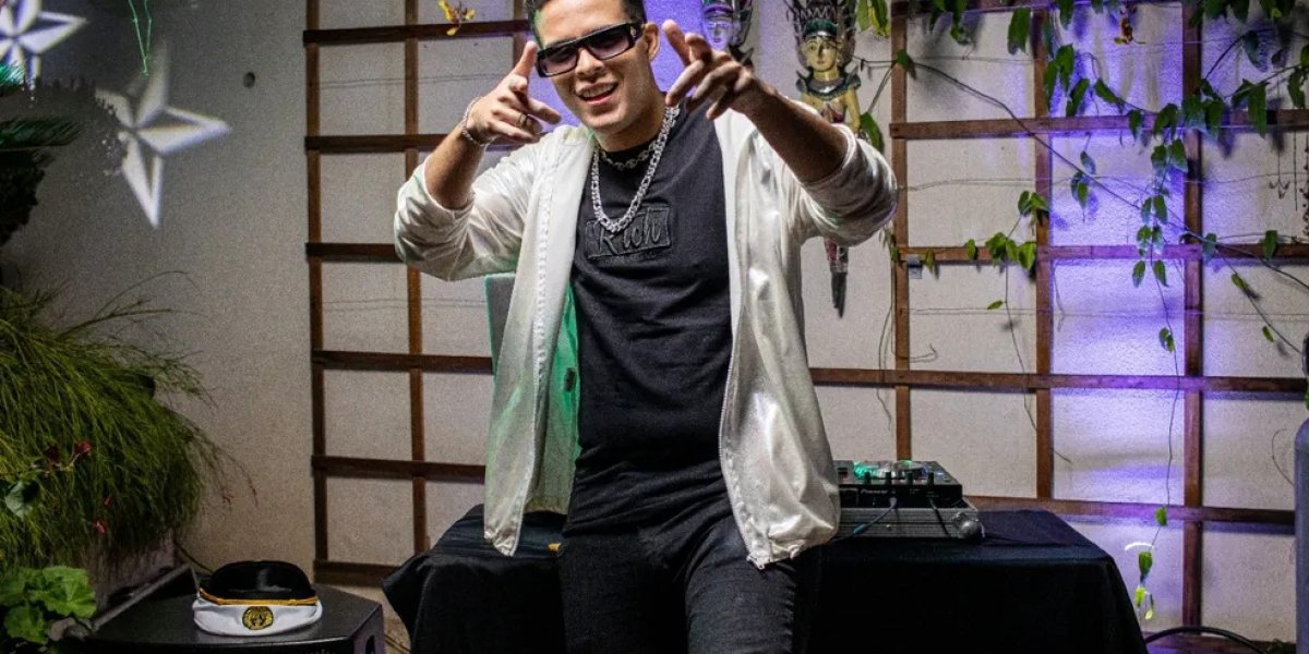 Show “Pé na Areia” com Felipe Amorim chega a Salvador este final de semana