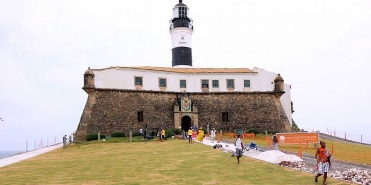 Corpo é encontrado perto do Farol da Barra, em Salvador
