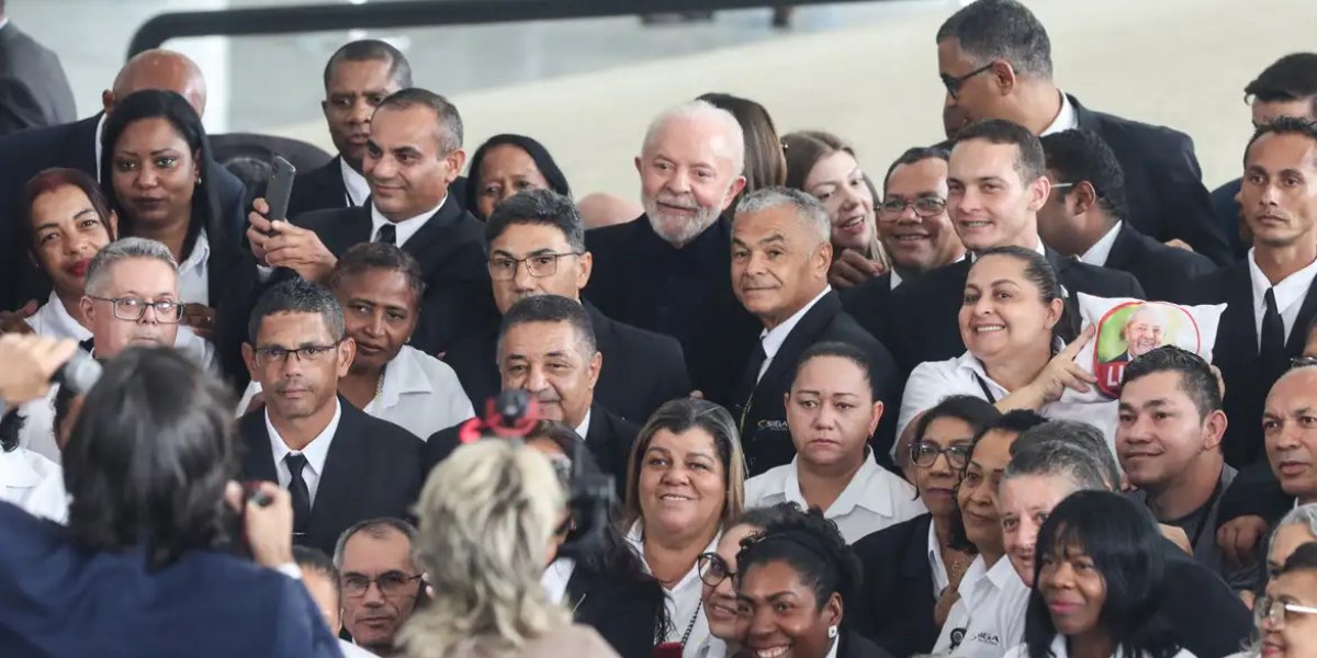 Lula concede recesso a terceirizados do Palácio do Planalto