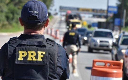 PRF intensifica fiscalização nas rodovias durante o feriado de Natal