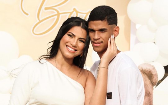 Luva de Pedreiro abre o jogo sobre possível mudança no nome do filho