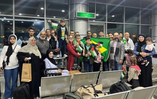 Terceiro grupo de brasileiros repatriados de Gaza deixa o Egito