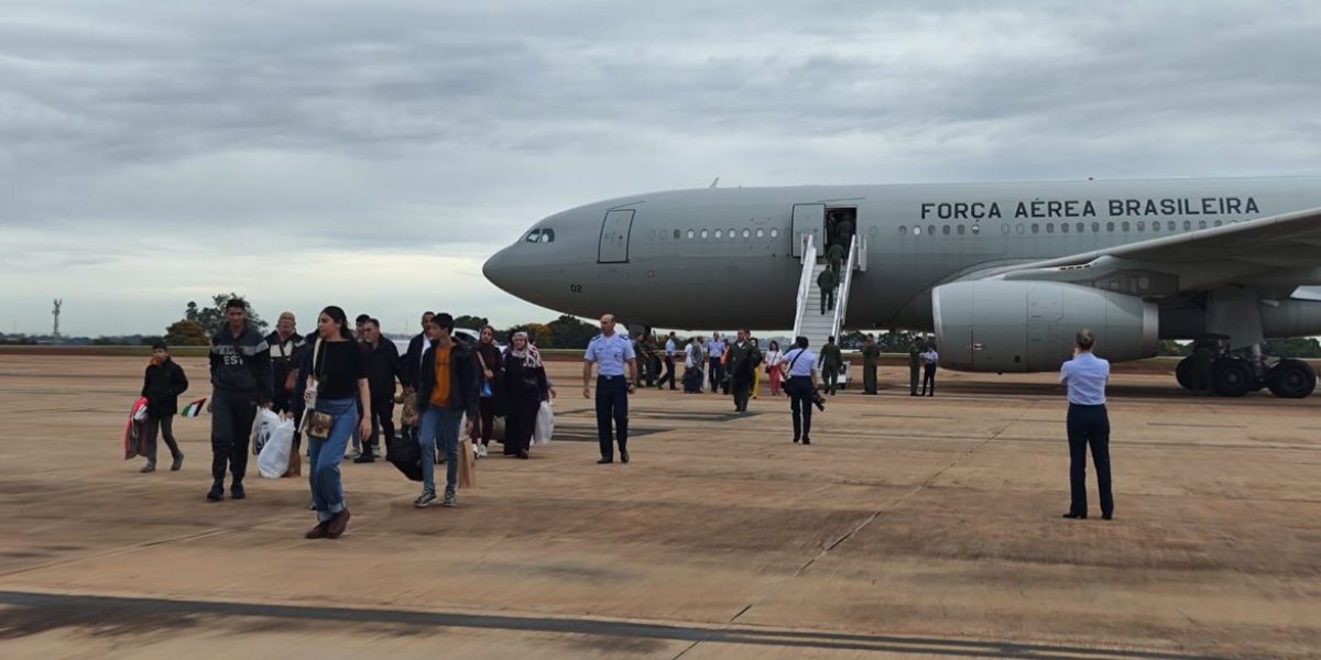Terceiro grupo de repatriados vindos de Gaza chega ao Brasil