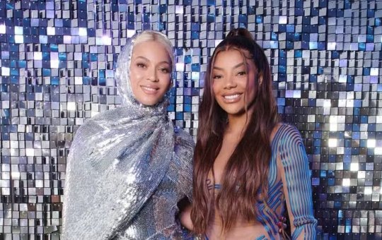 "Nunca desistam dos seus sonhos", diz Ludimilla ao postar foto com Beyoncé