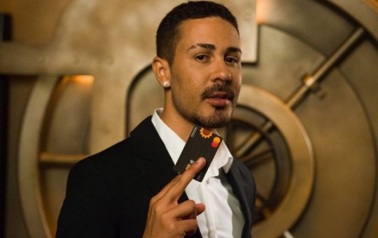 Influencer Carlinhos Maia é acusado por internautas de aplicar golpe bancário