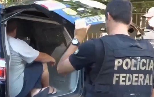 Miliciano Zinho se entrega à polícia do Rio de Janeiro