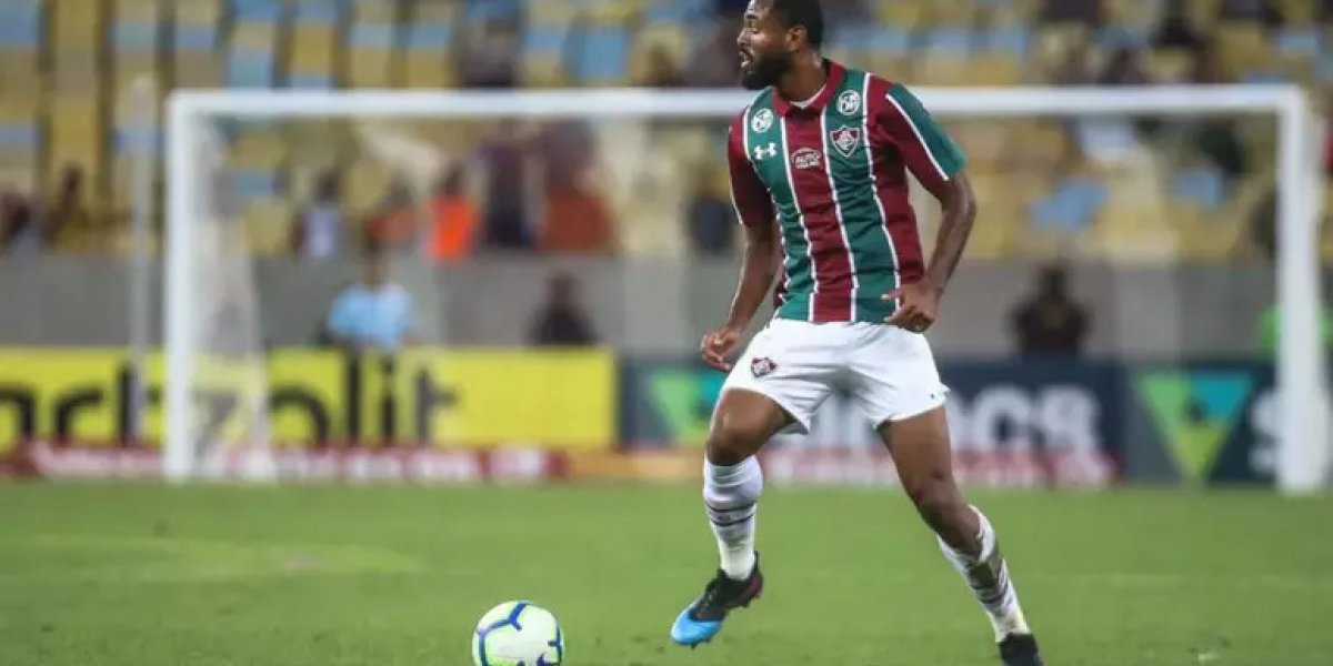 Vitória se aproxima da contratação de volante ex-Fluminense