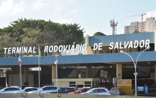 Terminal Rodoviário de Salvador tem movimento intenso nesta terça-feira