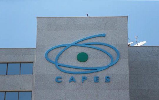 Capes antecipa pagamento das bolsas de pós-graduação