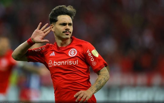 Bahia faz proposta por meia que foi destaque do Internacional em 2023