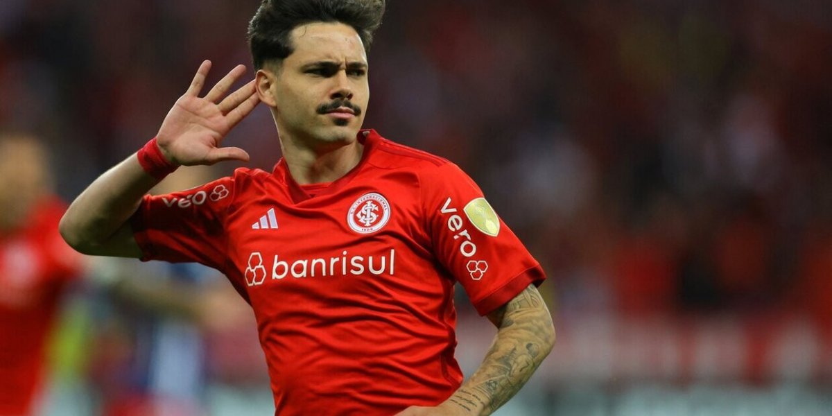 Bahia faz proposta por meia que foi destaque do Internacional em 2023